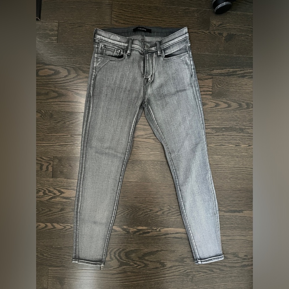 Jbrand jeans skinny capri in grey/intent size 27